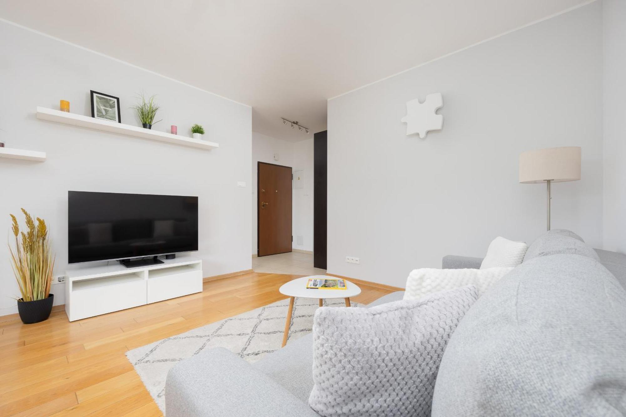 City Apartment With Parking Near Metro Mlociny By Noclegi Renters Варшава Екстериор снимка