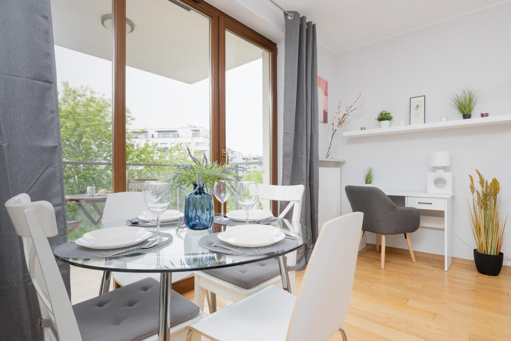 City Apartment With Parking Near Metro Mlociny By Noclegi Renters Варшава Екстериор снимка